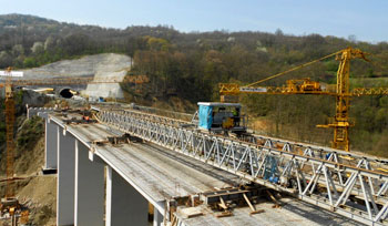 Izgradnja autoputa E75, dionica: Caričina Dolina-Vladičin Han, put i mostovi